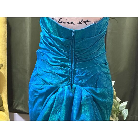 Vtg Victor Costa Teal Mermaid Gown w/ Peacock Feathers – Dramatic Train Size 10 - Picture 4 of 10